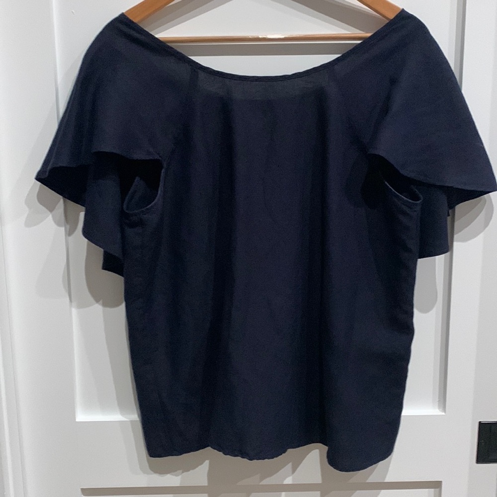 Ann Taylor Linen v back Flutter sleeve